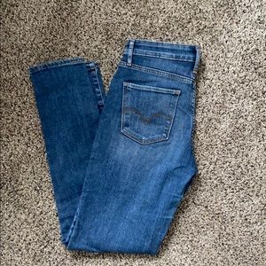 821 high rise Levi’s skinny jeans
